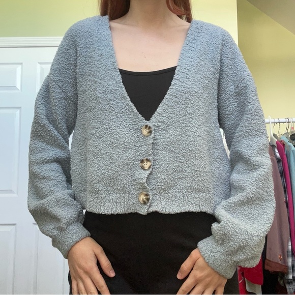 Fuzzy cropped cardigan - Picture 3 of 6
